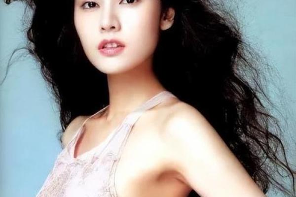 李佳欣名字评分分析：寓意与五行解析